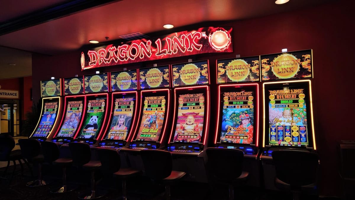 Royal Reels online casino games